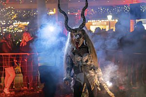 Perchtenlauf am Ebenfurther Adventmarkt, 29. November 2025