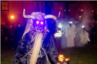 Perchtenlauf am Ebenfurther Adventmarkt, 28.11.2015