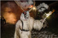 Perchtenlauf am Ebenfurther Adventmarkt, 02.12.2017