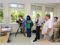 LH Niessl bergibt Lesehilfe an Sofia Lichtenwrther, 22.07.2013