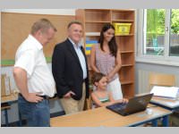 LH Niessl bergibt Lesehilfe an Sofia Lichtenwrther, 22.07.2013
