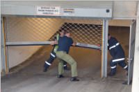FF Neufeld: Fahrzeugbergung aus Tiefgarage, 23.06.2015