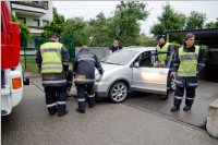 FF Neufeld: Fahrzeugbergung aus Tiefgarage, 23.06.2015