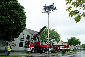 Maibaum der FF Neufeld, 03.05.2014