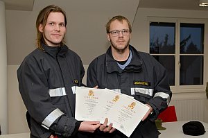 FF Neufeld: Abzeichen Ausbildungsprfung Lscheinsatz 1, 08.12.2015