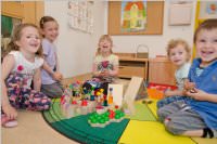 Tag der offenen Tr im Neufelder Kindergarten, 08.05.2015