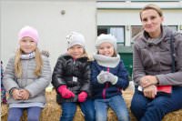 Traktorfahrt zum Erntedankfest im Kindergarten Neufeld, 30.09.2015