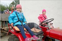 Traktorfahrt zum Erntedankfest im Kindergarten Neufeld, 30.09.2015