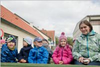 Traktorfahrt zum Erntedankfest im Kindergarten Neufeld, 30.09.2015