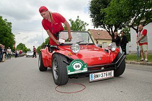 Oldtimer-Fahrt durch Neufeld, 14.06.2014