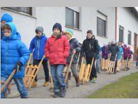 Osterratschen in Neufeld, 28.03.2013