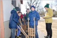 Osterratschen in Neufeld, 02.04.2015
