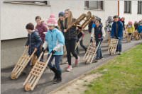 Osterratschen in Neufeld, 26.03.2016