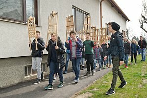 Osterratschen in Neufeld, 26.03.2016