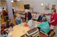 Weihnachtsbasar im Neufelder Pflegeheim, 20.11.2015