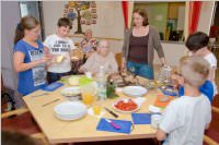 VS Neufeld Gesunde Ernhrung kocht im Pflegeheim, 15.06.2015