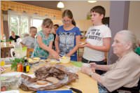 VS Neufeld Gesunde Ernhrung kocht im Pflegeheim, 15.06.2015