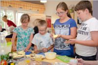 VS Neufeld Gesunde Ernhrung kocht im Pflegeheim, 15.06.2015