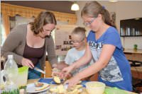 VS Neufeld Gesunde Ernhrung kocht im Pflegeheim, 15.06.2015