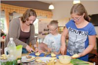 VS Neufeld Gesunde Ernhrung kocht im Pflegeheim, 15.06.2015