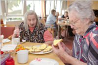 VS Neufeld Gesunde Ernhrung kocht im Pflegeheim, 15.06.2015