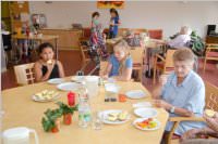 VS Neufeld Gesunde Ernhrung kocht im Pflegeheim, 15.06.2015