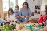 VS Neufeld Gesunde Ernhrung kocht im Pflegeheim, 13.06.2016