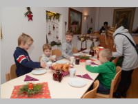 Roratefrhstck mit Volksschlern in Neufeld, 12.12.2013