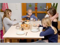 Roratefrhstck mit Volksschlern in Neufeld, 18.12.2014