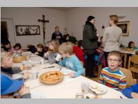 Roratefrhstck mit Volksschlern in Neufeld, 18.12.2014