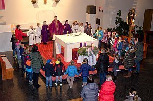 Roratefrhstck mit Volksschlern in Neufeld, 18.12.2014