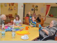 VS 4a besucht das Pflegeheim, 02.05.2013