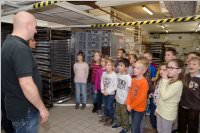 VS Neufeld 2. Klassen in der Bäckerei May, 21.10.2015