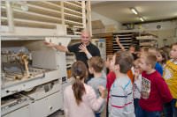 VS Neufeld 2. Klassen in der Bäckerei May, 21.10.2015