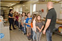 VS Neufeld 2. Klassen in der Bäckerei May, 21.10.2015