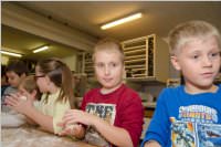 VS Neufeld 2. Klassen in der Bäckerei May, 21.10.2015