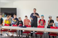 4. Klassen der VS Neufeld besuchen die FF Neufeld, 18.06.2015