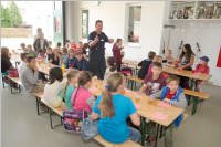 4. Klassen der VS Neufeld besuchen die FF Neufeld, 18.06.2015