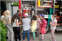 4. Klassen der VS Neufeld besuchen die FF Neufeld, 18.06.2015