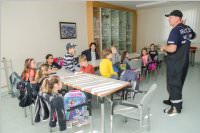 2. Klassen der VS Neufeld besuchen die FF Neufeld, 18.05.2016