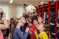 2. Klassen der VS Neufeld besuchen die FF Neufeld, 18.05.2016