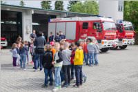 2. Klassen der VS Neufeld besuchen die FF Neufeld, 18.05.2016