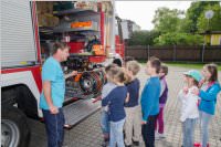 2. Klassen der VS Neufeld besuchen die FF Neufeld, 18.05.2016