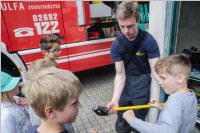 2. Klassen der VS Neufeld besuchen die FF Neufeld, 18.05.2016