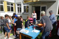 VS Neufeld: Langos im Schulgarten, 28.06.2016