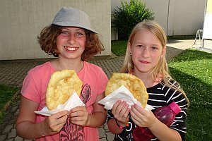 VS Neufeld: Langos im Schulgarten, 28.06.2016