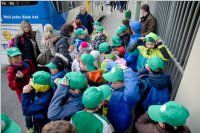 Volksschler beim Match Mattersburg vs. FAC, 20.03.2015