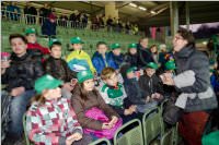 Volksschler beim Match Mattersburg vs. FAC, 20.03.2015