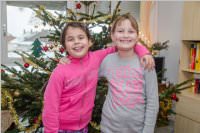 Volksschule feiert Weihnachten im Pflegeheim Neufeld, 22.12.2016