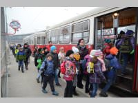 VS 3. Klassen bei Straenbahn und Christkindlmarkt, 19.11.2013